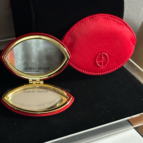 Giorgio Armani Compact Mirror - Picture 2 of 8